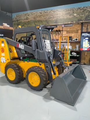 Minicargadora - MB CDM308