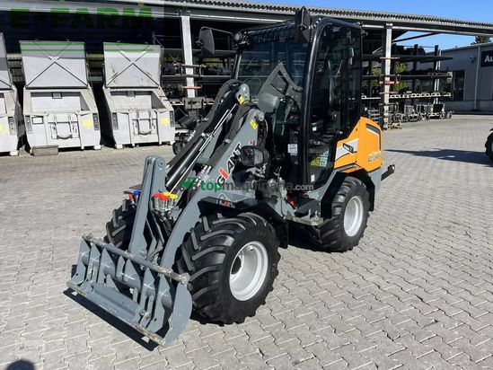 Telescopica - Giant - 2700 hd+ mit kabine euro  heckhydraulik kat 2