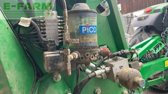 Empacadora gigant - John Deere - v461r hc25