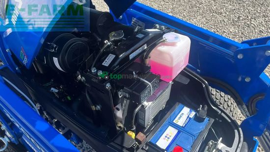 Tractor agrícola - Solis - h26 hst turfdæk og frontlæsser