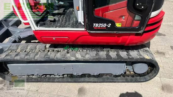 Excavadora - Takeuchi - tb 250