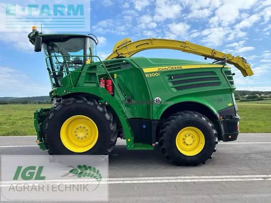 Cosechadora de Cereal - John Deere - 8200 i