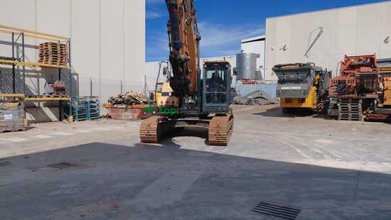 Excavadora HYUNDAI HX220L