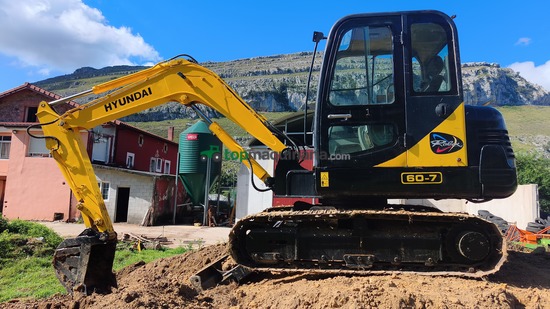 Excavadora - R60-7 