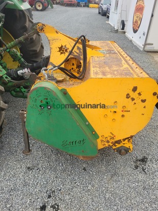 Trituradora autoalimentada Serrat de martillos