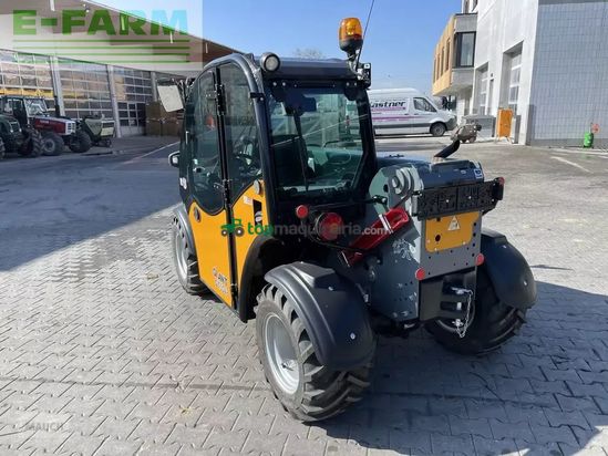 Telescopica - Giant - tendo 5048 mit weidemann aufnahme