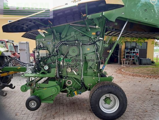 Empacadora gigant - Krone - comprima v 150xc