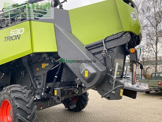 Cosechadora de Cereal - Claas - trion 530 mit sw v 680