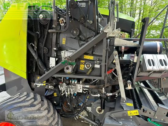 Empacadora gigant - Claas - rollant 454 rc