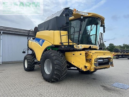 Cosechadora de Cereal - New Holland - cr 980