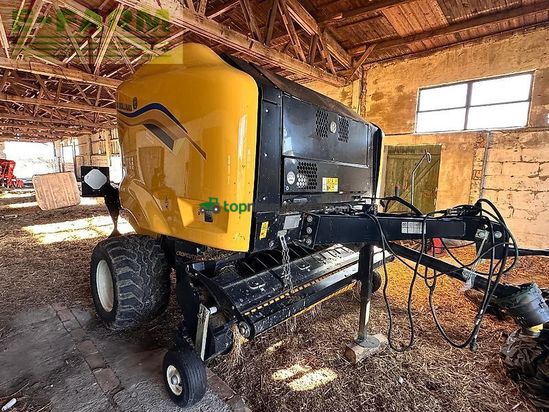 Empacadora gigant - New Holland - br 6090 / roll-bar 125