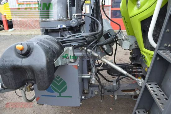 Esparcidor - Claas - xerion 4200 saddle trac bauer