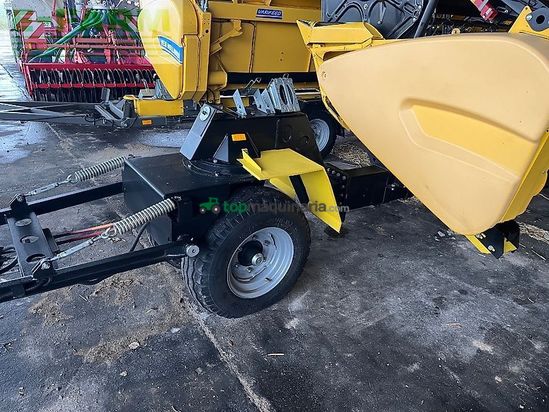 Cosechadora de Cereal - New Holland - cr 9.80
