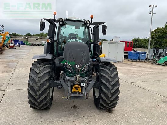 Tractor agrícola - Valtra - t214 versu tractor (st26880)