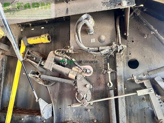 Empacadora gigant - New Holland - br 6090 / roll-bar 125