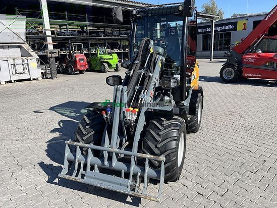 Minicargadora - Giant - 2700 hd+ mit kabine euro & heckhydraulik kat 2