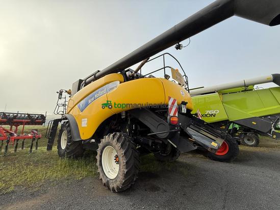Cosechadora de Cereal - New Holland - CR9070
