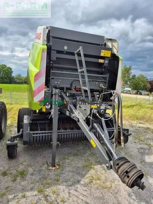 Empacadora gigant - Claas - variant 360