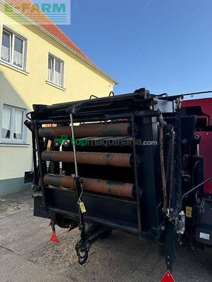 Empacadora gigant - New Holland