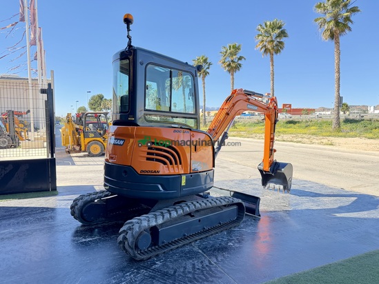 Excavadora Doosan DX35 Z