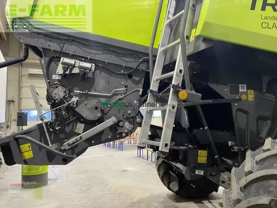 Cosechadora de Cereal - Claas - trion 520 mit vario 560