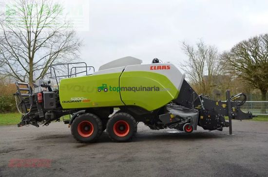 Empacadora gigant - Claas - quadrant 5300 evolution fc tan