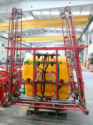 Pulverizador suspendido BENAVIDES - TITAN 1200 L