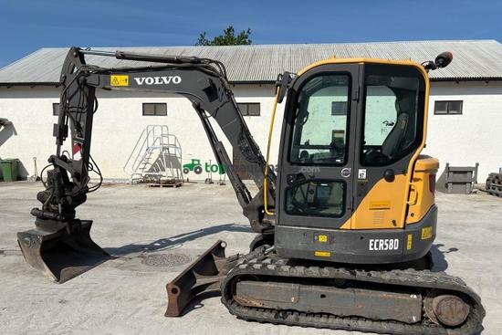 Excavadora - ECR58D