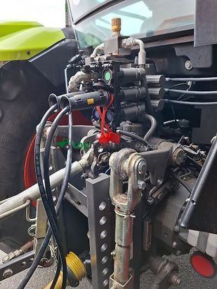 Tractor agrícola - Claas - atos 330 mit schneeschild/streuer