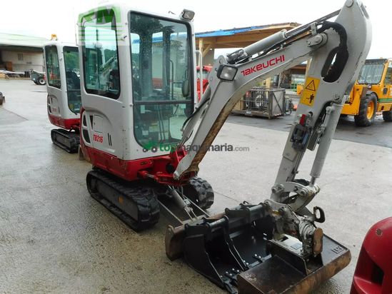 Excavadora - Takeuchi - tb 216 ( 1.865kg ) powertilt + 3 löffel
