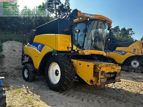 Cosechadora de Cereal - New Holland - cr 9070 elev