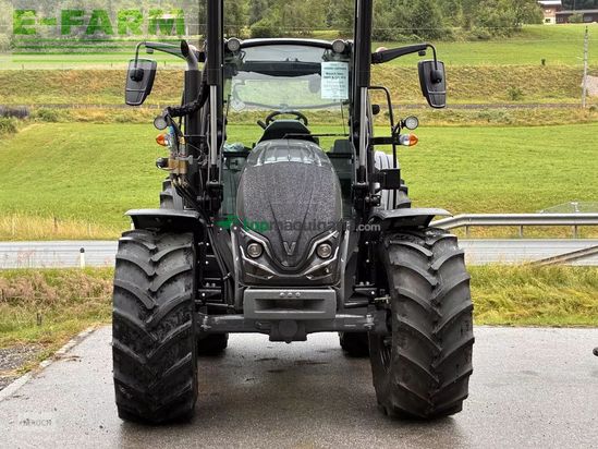 Tractor agrícola - Valtra - a115 schwarzmetallic + frontlader g4s