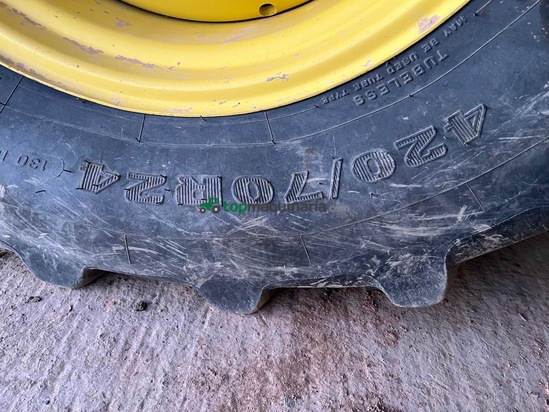 Llantas y neumáticos delanteros tractor john deere 