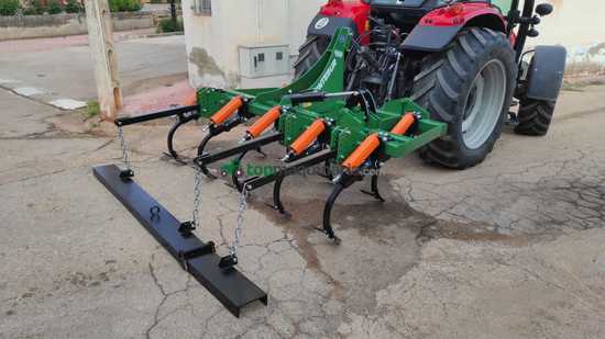 CULTIVADOR CHISEL DE 9 BRAZOS DESPLAZADO