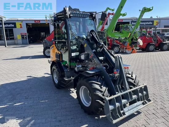 Telescopica - Giant - 2700 hd+ mit kabine euro & heckhydraulik kat 2