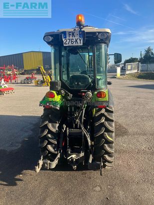 Tractor agrícola - Claas - nexos 220 ve cabine 4rm VE