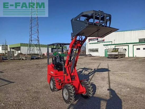 Telescopica - Toyo - valet de ferme avec godet multi-service disponible