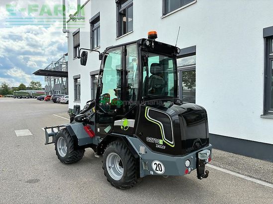 Minicargadora - Giant - g 2700 e x-tra