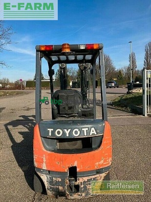 Elevadora - Toyota - tonero 15