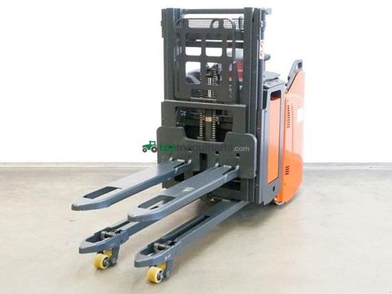 Elevadora - Linde - d 12 sp 133
