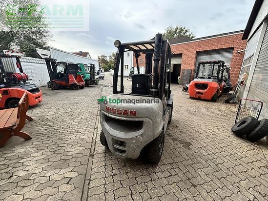 Elevadora - Nissan - yg1d2a300 - dieselstapler mit triplexmast