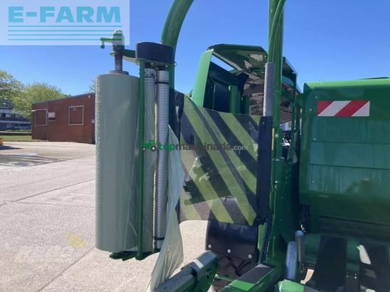 Empacadora gigant - John Deere - festkammer-kombipresse c441r