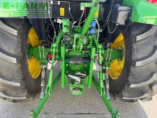 Tractor agrícola - John Deere - 5075 e power reverser 24/12