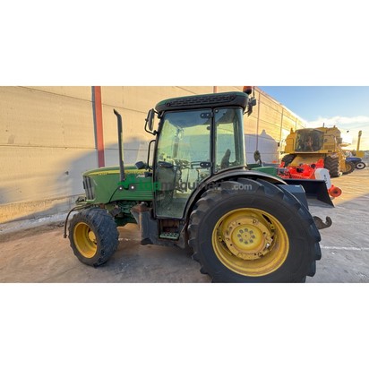 Tractor agrícola - John Deere - 5615F