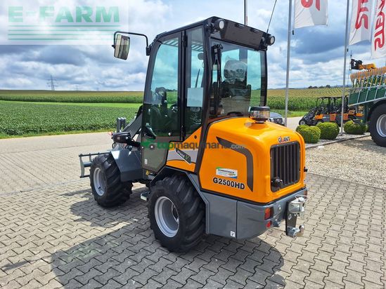 Minicargadora - Giant - g2500 hd