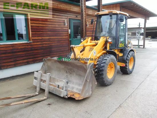Minicargadora - JCB - 407 ( 5.400kg ) mit schaufel + gabel