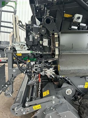 Empacadora gigant - Claas - variant 565 rc pro