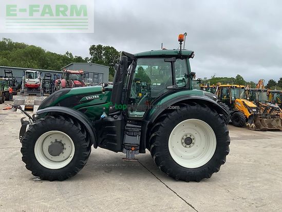 Tractor agrícola - Valtra - t214 versu tractor (st26880)