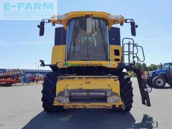 Cosechadora de Cereal - New Holland - cr980