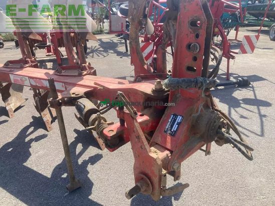 Arado - Gregoire Besson - charrue rb 41